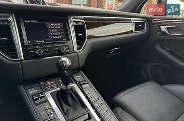 Внедорожник / Кроссовер Porsche Macan 2014 в 