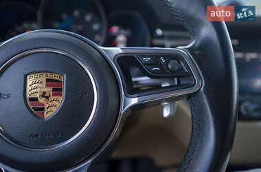 Внедорожник / Кроссовер Porsche Macan 2018 в 