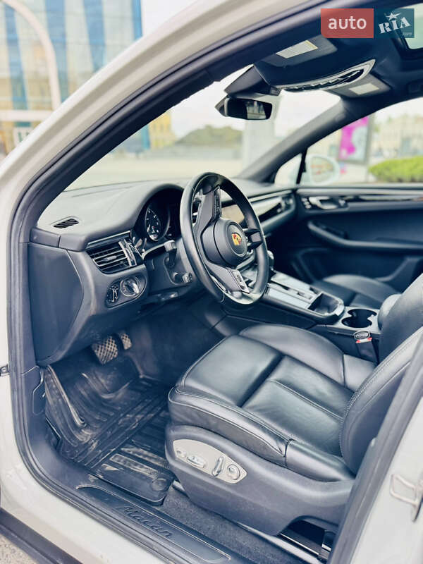 Внедорожник / Кроссовер Porsche Macan 2022 в Киеве