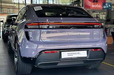 Внедорожник / Кроссовер Porsche Macan 2024 в 