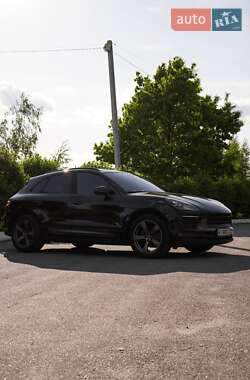 Позашляховик / Кросовер Porsche Macan 2023 в 