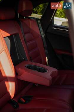Позашляховик / Кросовер Porsche Macan 2023 в 