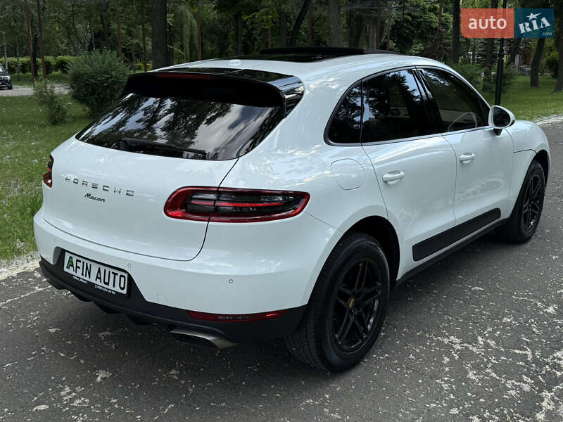 Внедорожник / Кроссовер Porsche Macan 2016 в Киеве