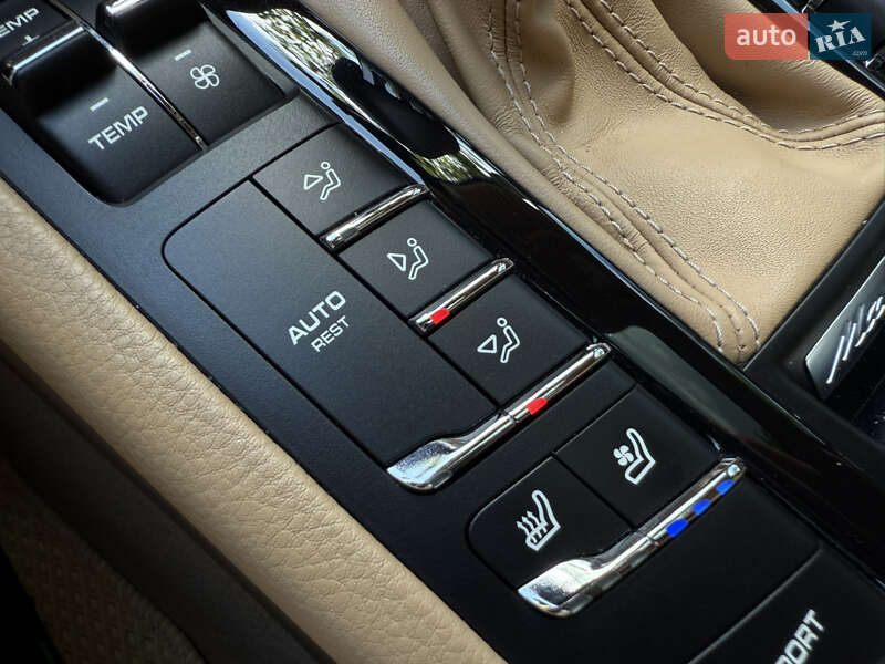 Внедорожник / Кроссовер Porsche Macan 2016 в Киеве