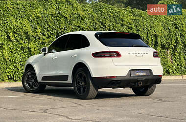 Позашляховик / Кросовер Porsche Macan 2015 в 