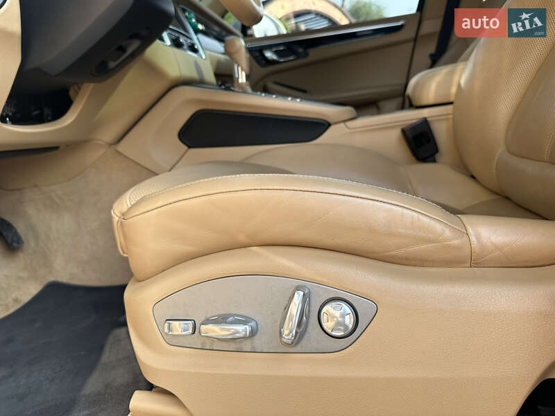 Внедорожник / Кроссовер Porsche Macan 2015 в Днепре