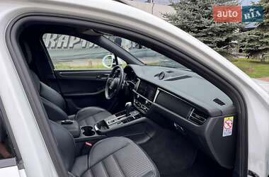 Внедорожник / Кроссовер Porsche Macan 2023 в 