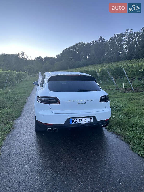 Внедорожник / Кроссовер Porsche Macan 2015 в Киеве