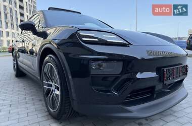 Внедорожник / Кроссовер Porsche Macan 2024 в Киеве