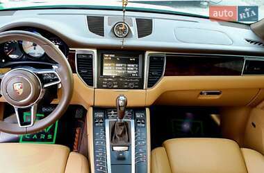 Позашляховик / Кросовер Porsche Macan 2015 в 