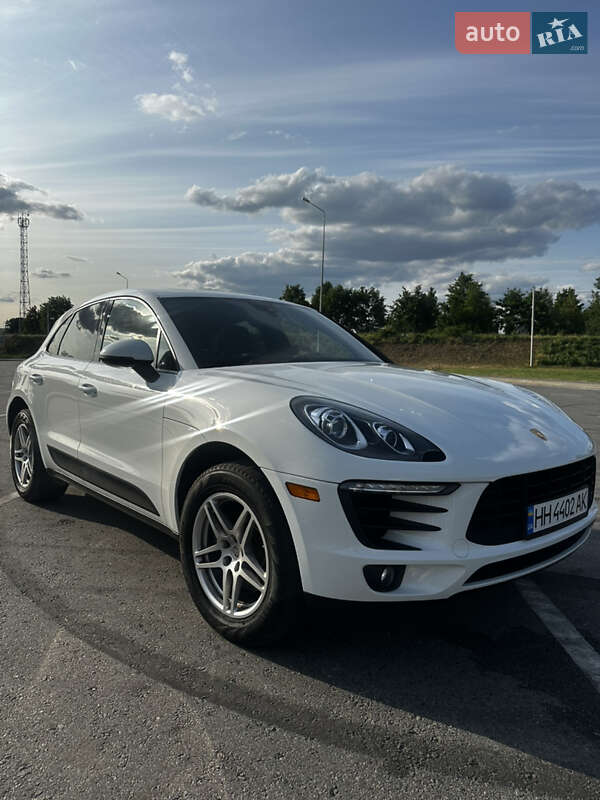 Внедорожник / Кроссовер Porsche Macan 2018 в 