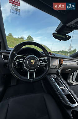 Внедорожник / Кроссовер Porsche Macan 2018 в 