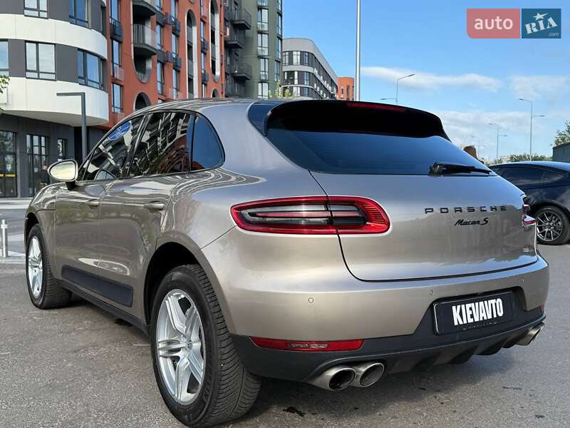 Внедорожник / Кроссовер Porsche Macan 2014 в Киеве
