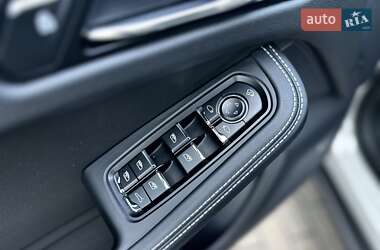 Внедорожник / Кроссовер Porsche Macan 2023 в 