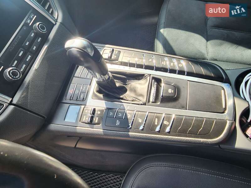 Внедорожник / Кроссовер Porsche Macan 2018 в Киеве