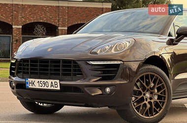 Внедорожник / Кроссовер Porsche Macan 2018 в 