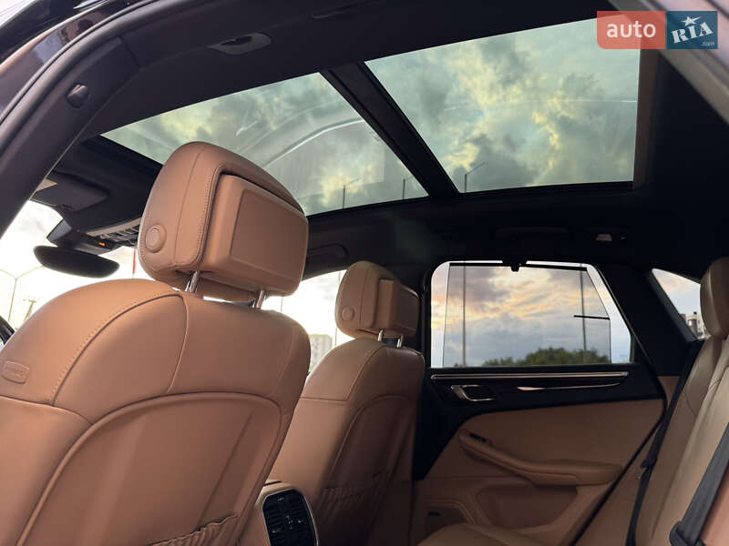 Внедорожник / Кроссовер Porsche Macan 2018 в Киеве