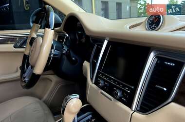Внедорожник / Кроссовер Porsche Macan 2014 в 