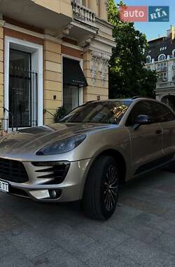 Внедорожник / Кроссовер Porsche Macan 2016 в 