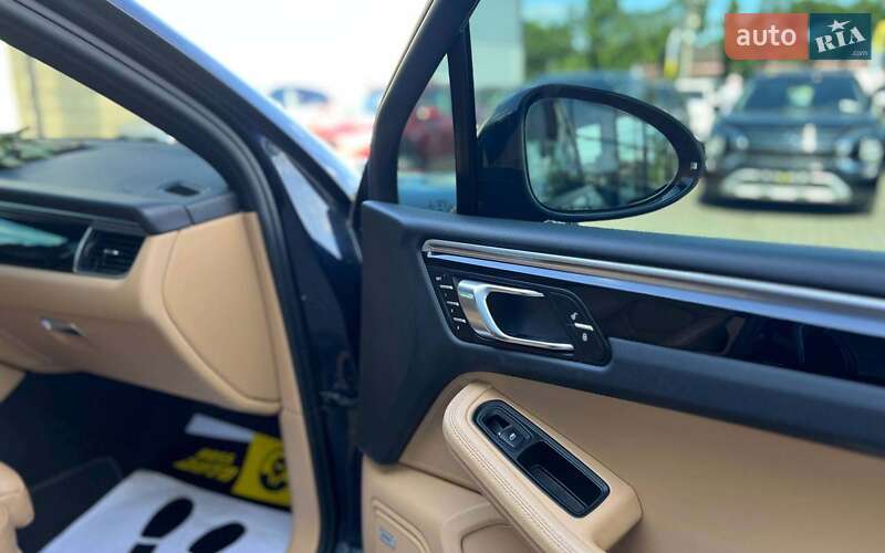 Позашляховик / Кросовер Porsche Macan 2018 в Івано-Франківську