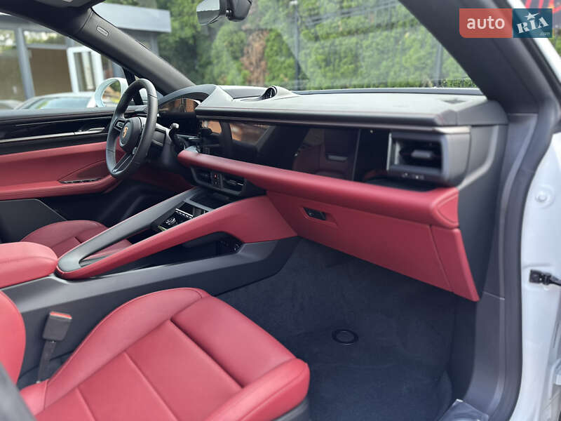 Внедорожник / Кроссовер Porsche Macan 2025 в Киеве