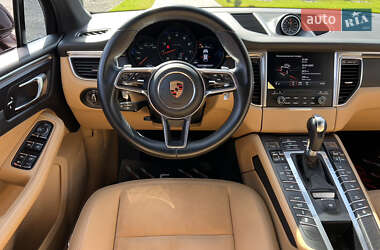Внедорожник / Кроссовер Porsche Macan 2016 в 