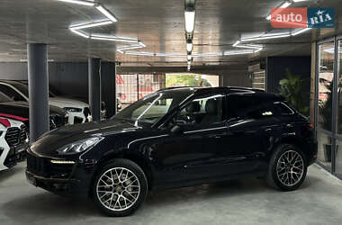 Внедорожник / Кроссовер Porsche Macan 2014 в 