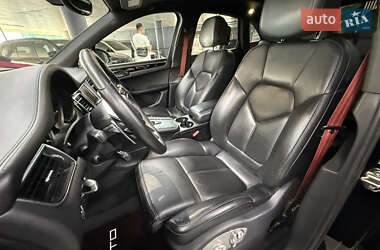 Внедорожник / Кроссовер Porsche Macan 2014 в 