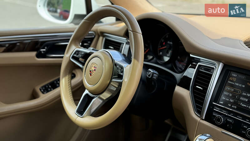 Внедорожник / Кроссовер Porsche Macan 2014 в Киеве