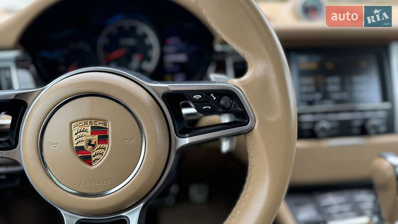 Внедорожник / Кроссовер Porsche Macan 2014 в Киеве
