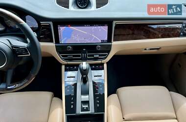 Внедорожник / Кроссовер Porsche Macan 2022 в 