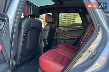 Внедорожник / Кроссовер Porsche Macan 2023 в 
