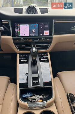 Внедорожник / Кроссовер Porsche Macan 2023 в 