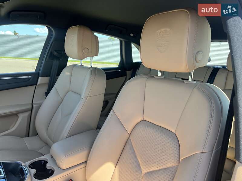 Внедорожник / Кроссовер Porsche Macan 2024 в Киеве
