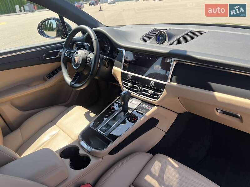 Внедорожник / Кроссовер Porsche Macan 2024 в Киеве