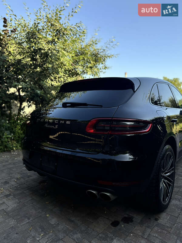 Позашляховик / Кросовер Porsche Macan 2015 в Івано-Франківську