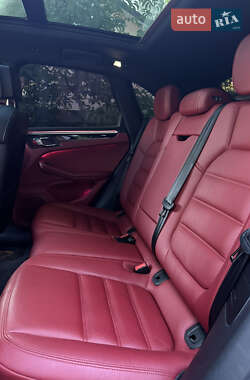 Внедорожник / Кроссовер Porsche Macan 2015 в 
