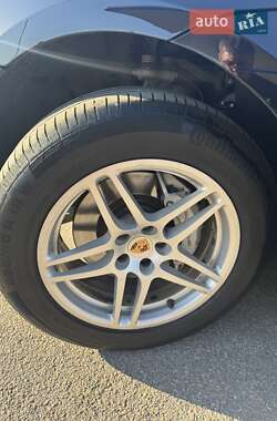 Внедорожник / Кроссовер Porsche Macan 2014 в 