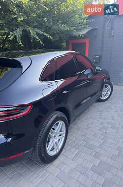 Внедорожник / Кроссовер Porsche Macan 2014 в 