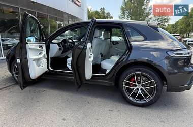 Внедорожник / Кроссовер Porsche Macan 2024 в 