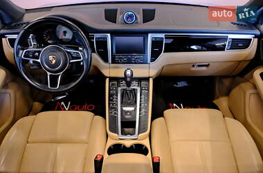 Внедорожник / Кроссовер Porsche Macan 2016 в 