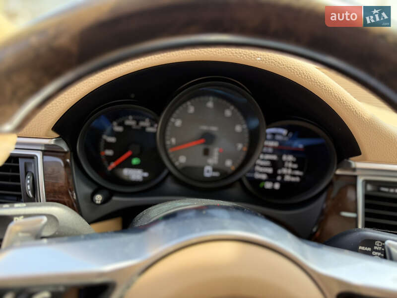 Позашляховик / Кросовер Porsche Macan 2017 в Львові