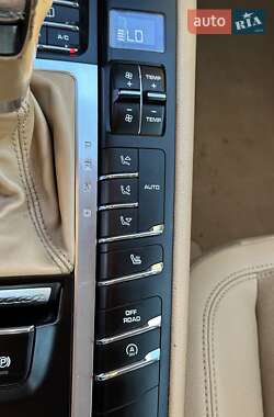 Внедорожник / Кроссовер Porsche Macan 2015 в 