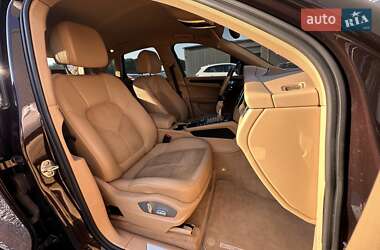 Внедорожник / Кроссовер Porsche Macan 2015 в 