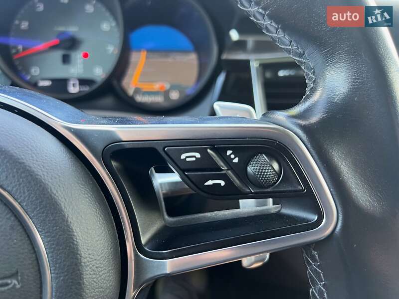Внедорожник / Кроссовер Porsche Macan 2015 в Киеве