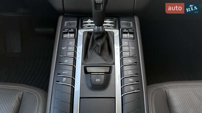 Внедорожник / Кроссовер Porsche Macan 2017 в Киеве фото 29 Внедорожник / Кроссовер Porsche Macan 2017 в Киеве