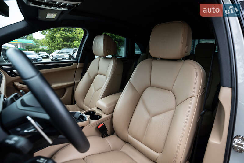 Внедорожник / Кроссовер Porsche Macan 2022 в Киеве
