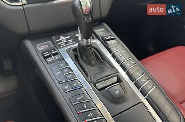 Внедорожник / Кроссовер Porsche Macan 2015 в 