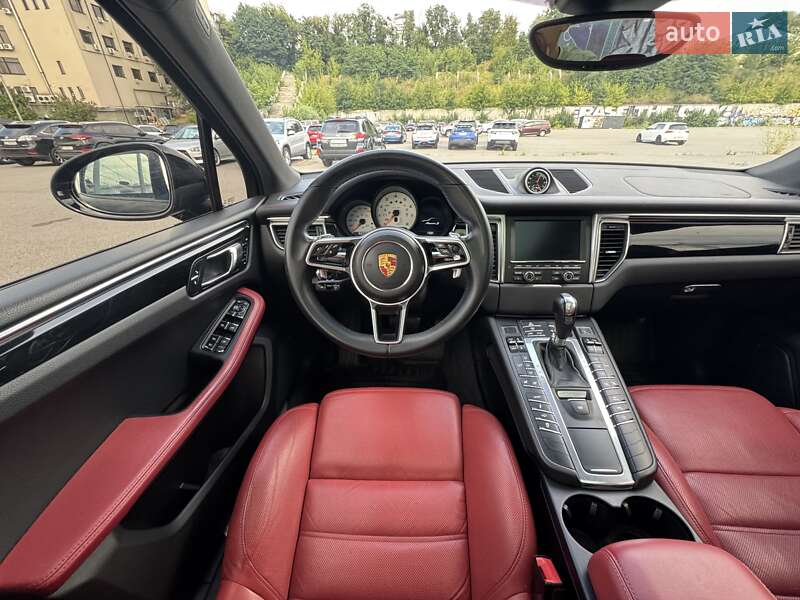 Внедорожник / Кроссовер Porsche Macan 2015 в Киеве