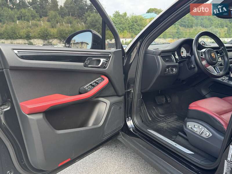 Внедорожник / Кроссовер Porsche Macan 2015 в Киеве